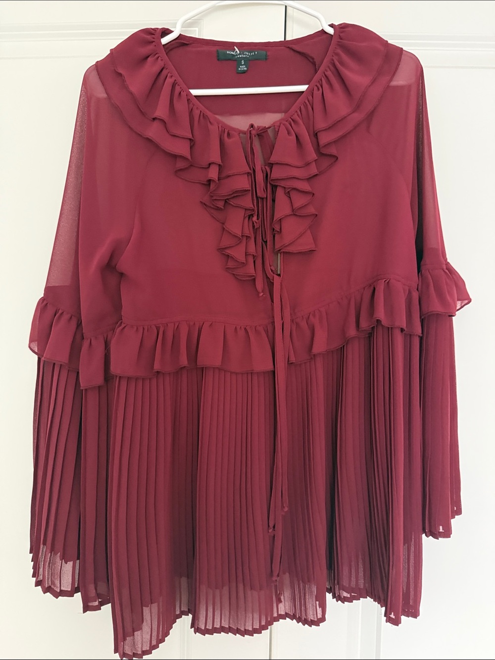 NWOT Romeo & Juliet Couture Burgundy Ruffled Tie-Neck Blouse
